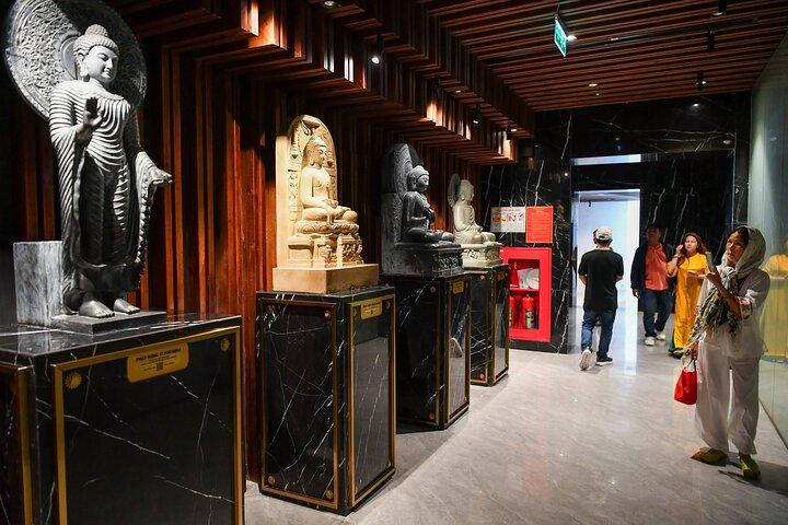 Black Virgin Mountain, Cao Dai Tempel und Cu Chi Tunnel Tour