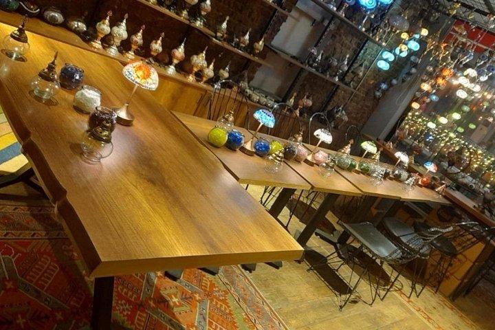 Taller de lámpara de mosaico tradicional de Estambul