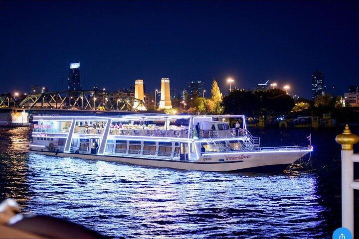River Star Dinner Cruise auf dem Chao Phraya Fluss in Bangkok