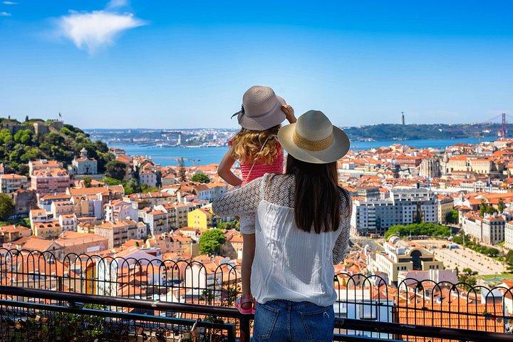 Lisbon Airport Private Transfer with Extra Time & Panoramic Drive
