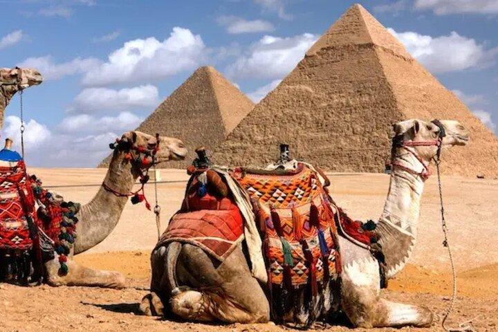 Giza Pyramids Halvdag Privat Tour med Camel Ride
