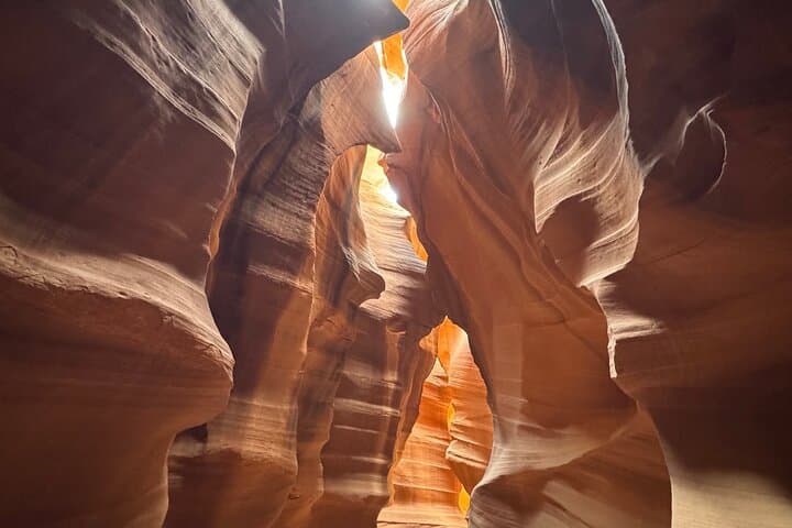 Upper Antelope Canyon & Horseshoe Bend Tour from Las Vegas