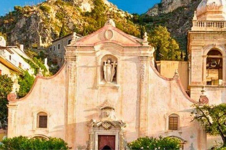 Taormina Audio Tour with App : Teatro Antico and Piazza IX Aprile