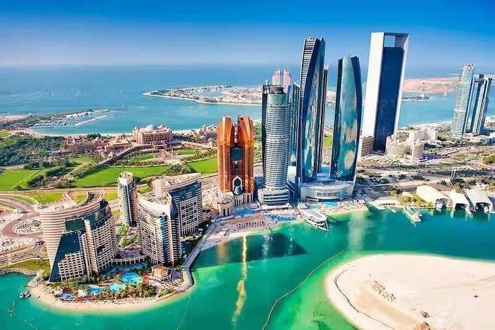 Tour por la ciudad de Abu Dhabi desde la mezquita de Sheikh Zayed