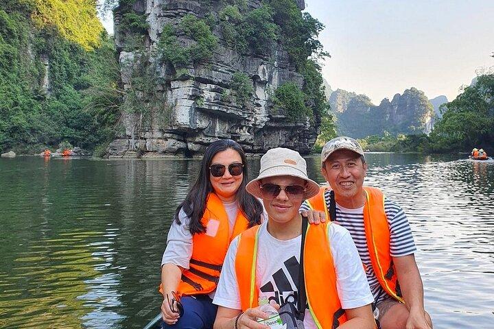 Hanoi : Ninh Binh Luxustour nach Trang An, Hoa Lu & lokale Familie