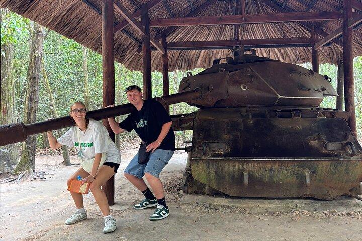 Esplora Cu Chi Tunnels: avventura di mezza giornata
