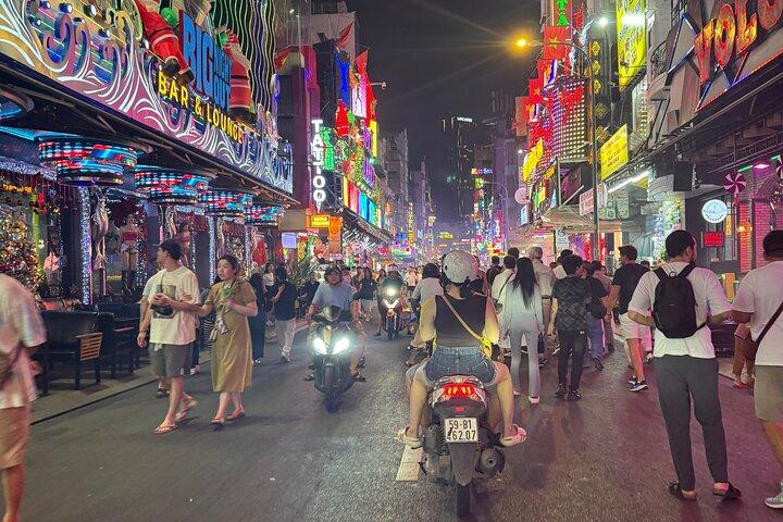 Ho Chi Minhstad Street Food, bioscoop & Saigon Waterbus Tour