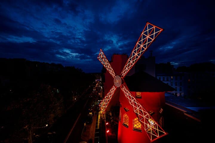 Eiffel Tower Dinner, Sightseeing Cruise and Moulin Rouge Show