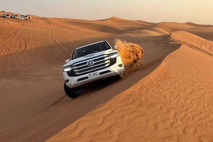 Dubai Evening Desert Safari met pick-up, BBQ & 5 live shows
