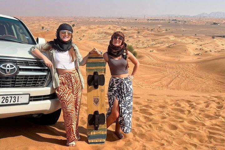 Dubai Evening Desert Safari met pick-up, BBQ & 5 live shows