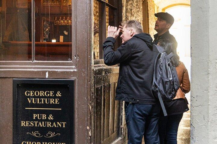 ロンドン・クリスマス・キャロル＆チャールズ・ディケンズ小グループウォーキングツアー