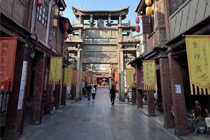 Xiamen Zhang Zhou Tulou Cluster Cultural Exploration Day Tour