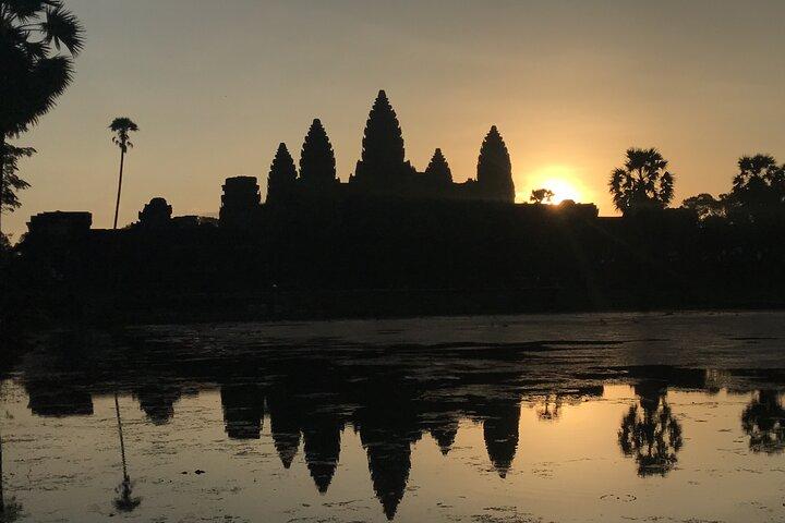 Excursão de dia inteiro Angkor Wat Sunrise & Tonle Sap Lake Sunset Guia