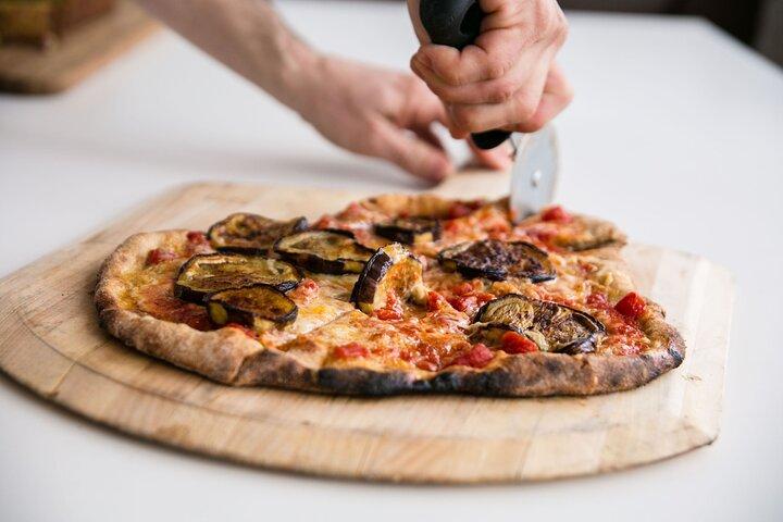 Pizza en Tiramisù maken in een gezellige huiskeuken (4 - gangenmaaltijd)