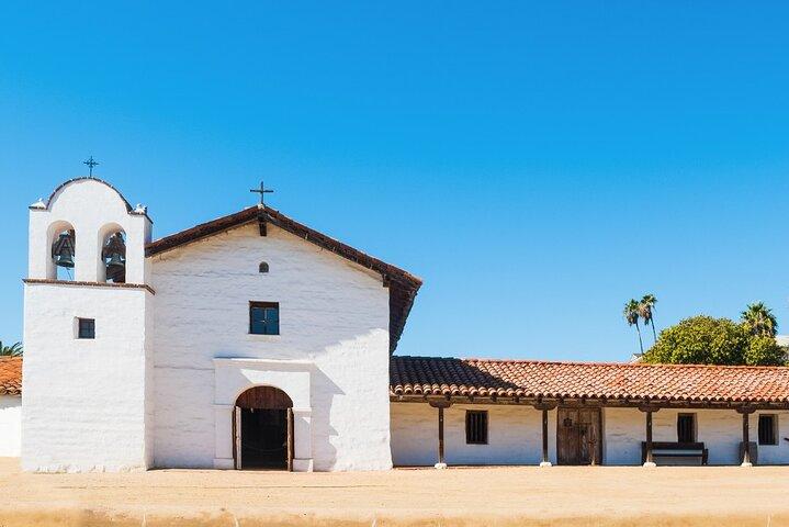 Santa Barbara Comedian-Led Walking Tour com lanches e bebidas