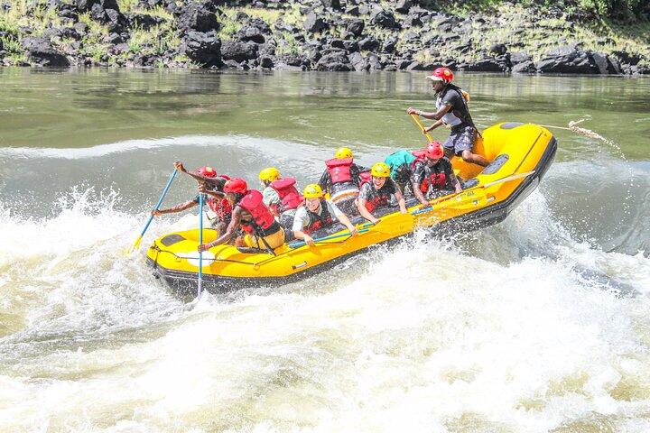 2 dagars Zambezi Rafting Rhino Safari och Chobe National Park Tour