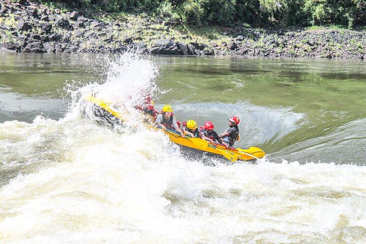 2 dagars Zambezi Rafting Rhino Safari och Chobe National Park Tour