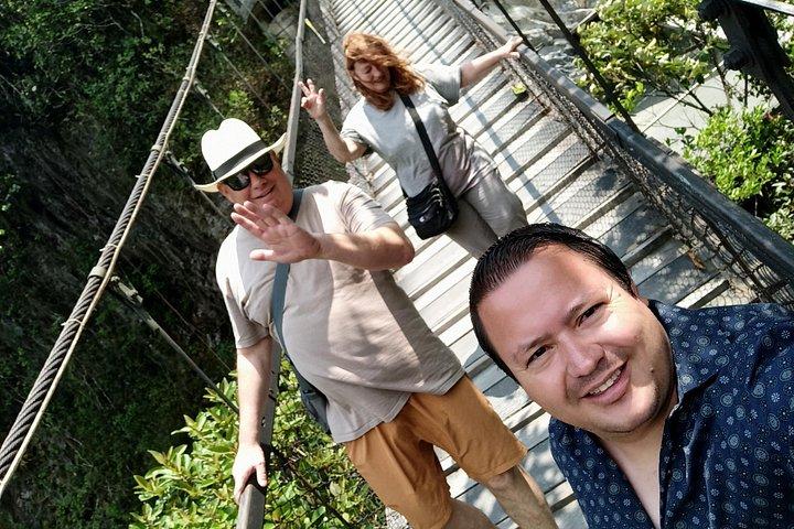 滝巡りツアー＋バニョスのツリーハウス宿泊（相部屋）