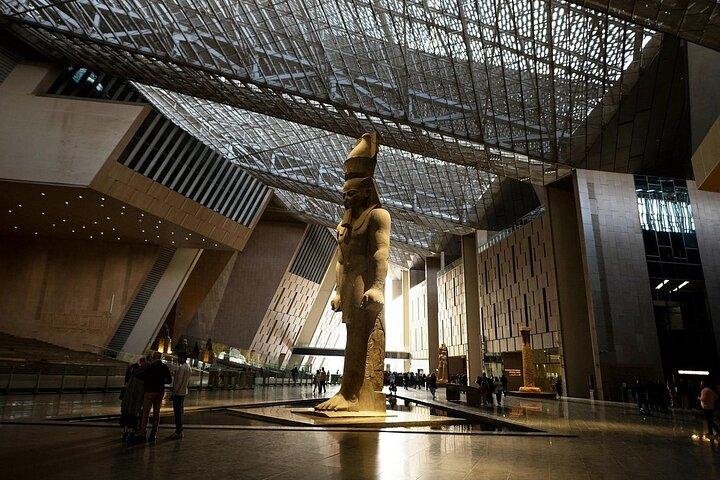 Visite privée pyramides de Gizeh , Sphinx et Grand Musée égyptien GEM