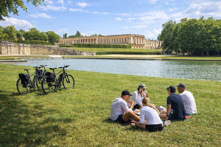 Paris til Versailles på elcykel: Marked, picnic og slot