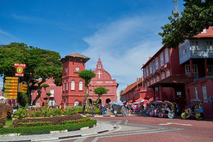 °Sit Back & Relax - Malacca to Singapore MPV Transfer