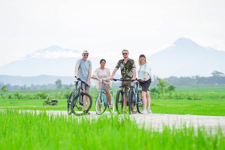 Ciclismo en Menoreh Village