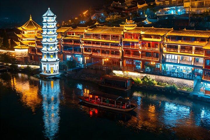Zhangjiajie’s Night Escape : Furong Old Town’s Glow&Boat Adventure