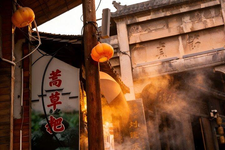 Zhangjiajie’s Night Escape : Furong Old Town’s Glow&Boat Adventure