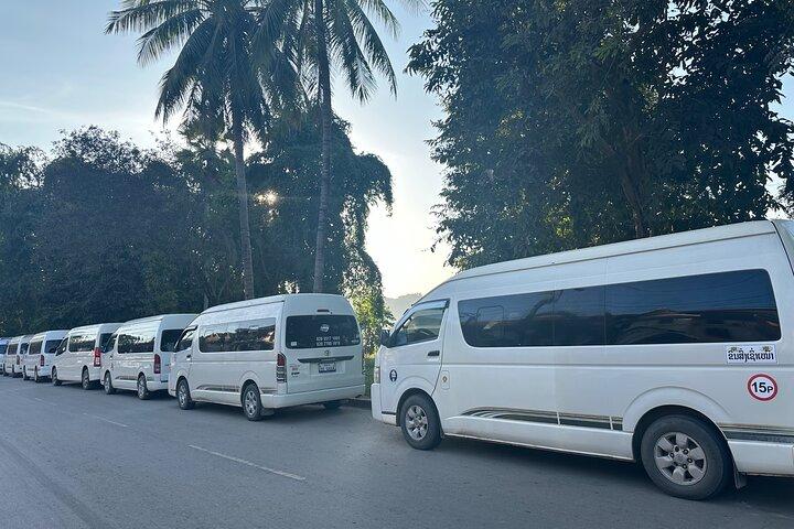 Luang Prabang nach Bahnhof Geteiltes Minivan-Ticket oder Privat