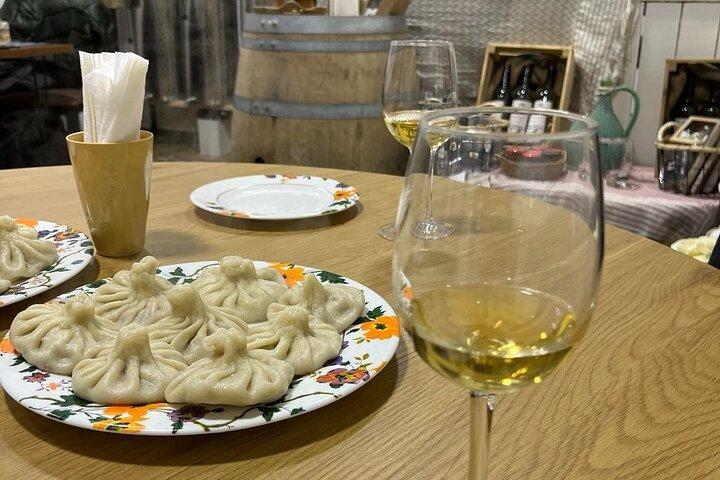 Corso di cucina Khinkali e Khachaluri con un vino naturale