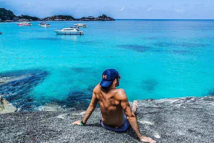 Excursión de un día con esnórquel en catamarán a las Islas Similan