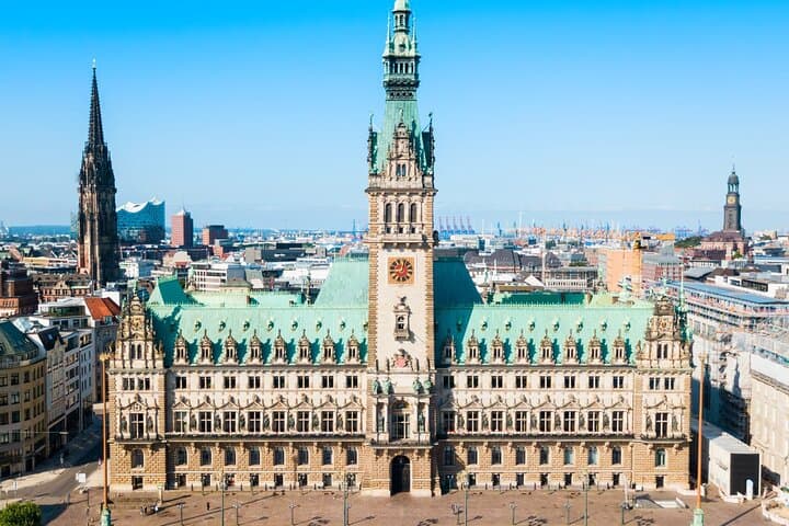 Hamburg Scavenger Hunt & Highlights Self-Guided Walking Tour