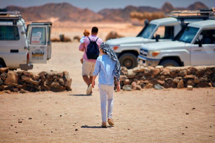 Da Sharm : Safari in jeep nel Canyon colorato, snorkeling, Dahab e pranzo
