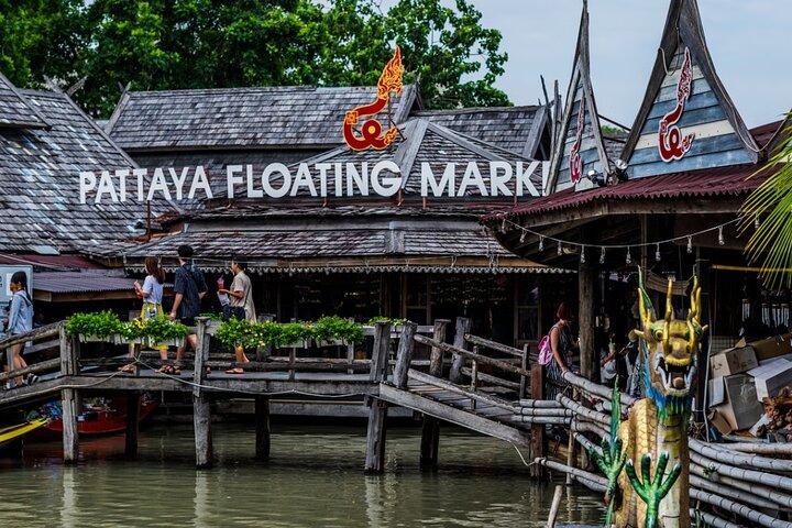 Entradas al mercado flotante de Pattaya con traslado privado