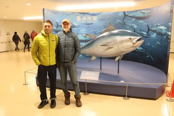 Tokyo: Tuna Auction at Toyosu & Tsukiji Food Walking Tour