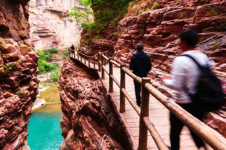All Inclusive Private Day Tour naar Guoliangcun vanuit Zhengzhou
