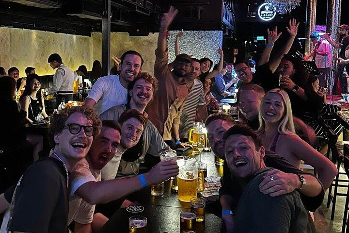 チェンマイパブクロール：4会場、ビールビュッフェ＆VIP入場