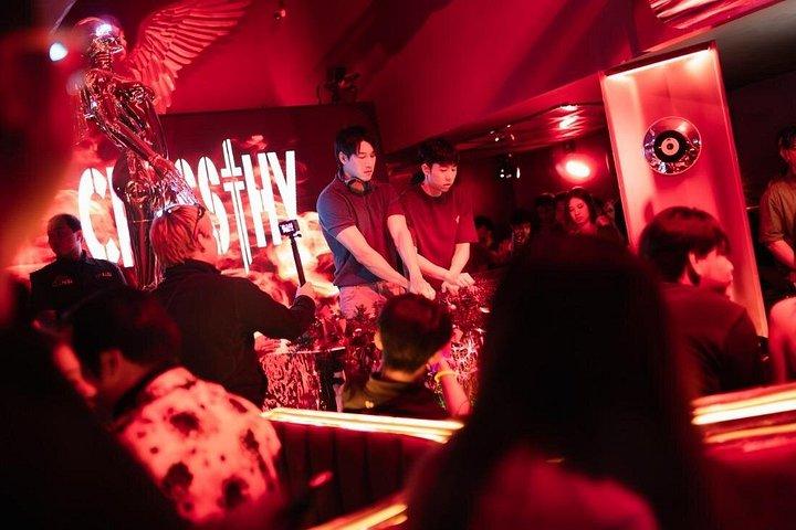 チェンマイパブクロール：4会場、ビールビュッフェ＆VIP入場