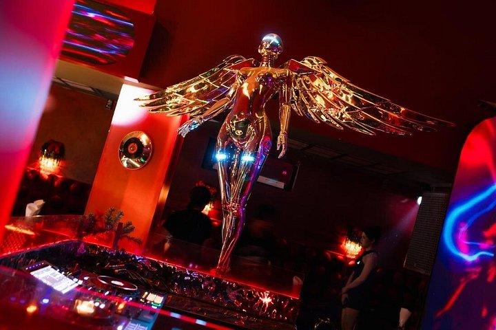 チェンマイパブクロール：4会場、ビールビュッフェ＆VIP入場