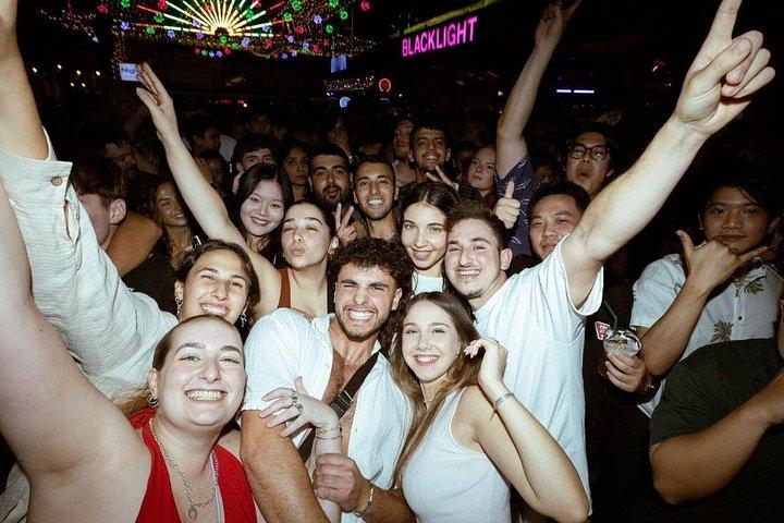 チェンマイパブクロール：4会場、ビールビュッフェ＆VIP入場