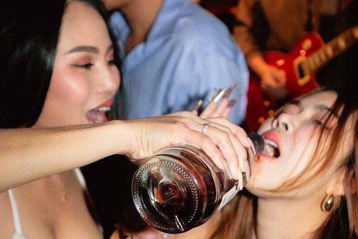 チェンマイパブクロール：4会場、ビールビュッフェ＆VIP入場
