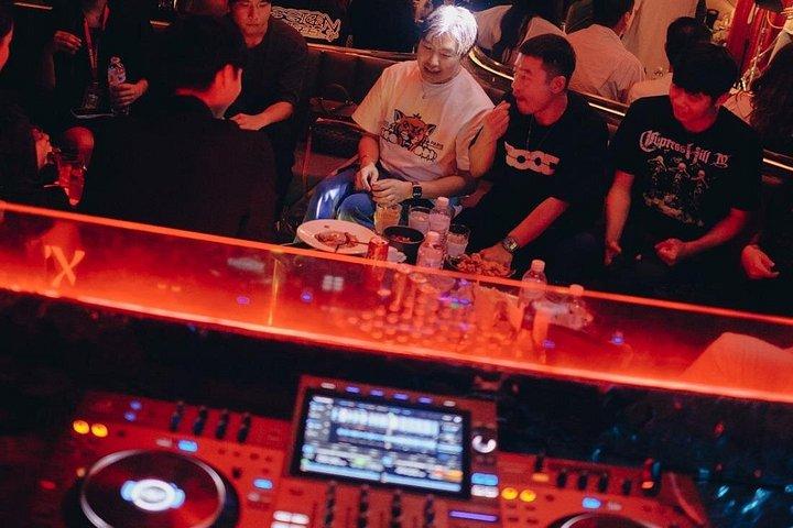 チェンマイパブクロール：4会場、ビールビュッフェ＆VIP入場
