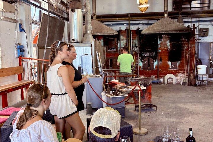 Visita a la fábrica de vidrio de Murano en el corazón de Venecia