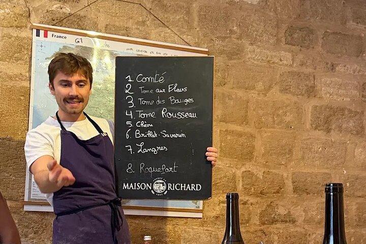 Oste- og vinsmagning i Montmartre med en lokal ostehandler