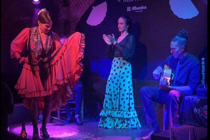 Barcelona Gamla Stan Natt Liten grupptur med Tapas & Flamenco