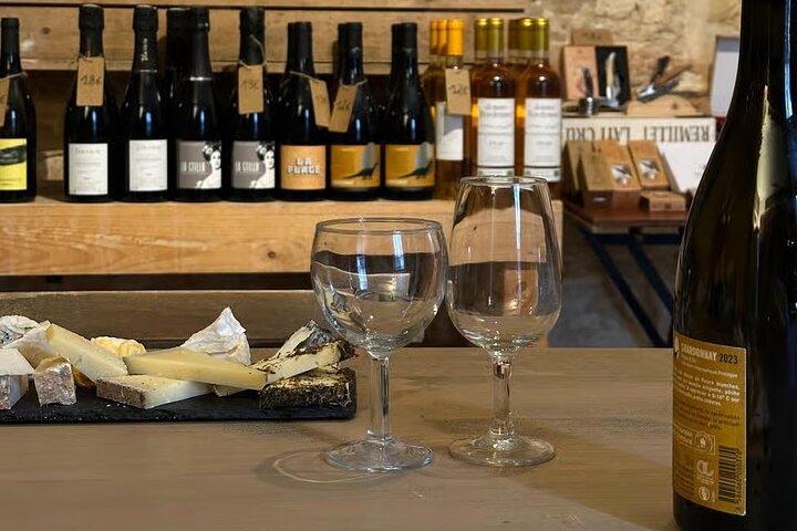Oste- og vinsmagning i Montmartre med en lokal ostehandler