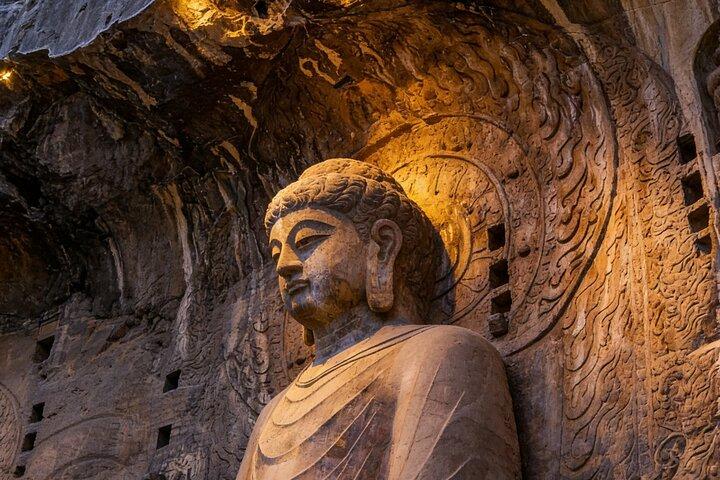 ホテルとの重慶からの2日間のプライベートツアー：少林寺と龍門石窟