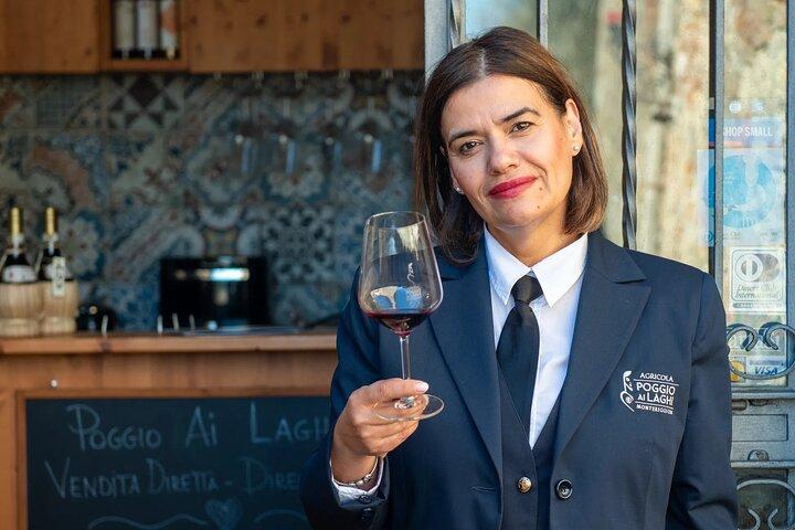 Uma experiência de vinho boutique no castelo de Monteriggioni