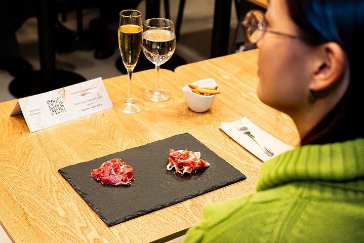 Jamón Experience Essentials: Iberian Ham Tasting in Barcelona