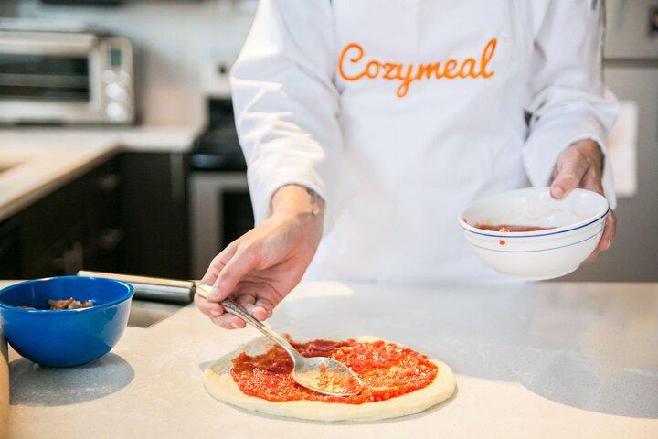 Pizza en Tiramisù maken in een gezellige huiskeuken (4 - gangenmaaltijd)